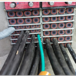 GIẢI PHÁP CHO CÁP XUYÊN TƯỜNG